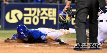  Park Seung-gyu, sliding that doesn't spare his body