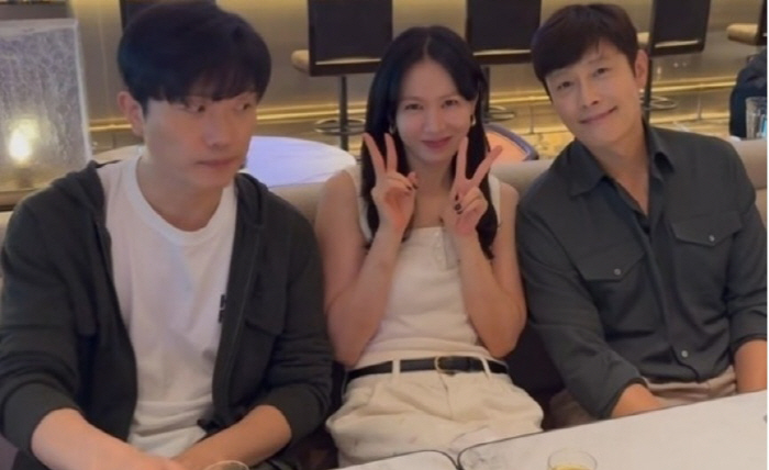  Son Ye-jin, who suddenly deleted her 'Pal Ye-jin' account, explained before Venice, 'I don't know why.'