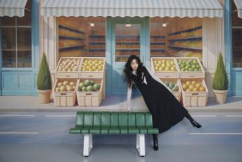 Son Na Eun, a trendy and unique visual that enjoys autumn
