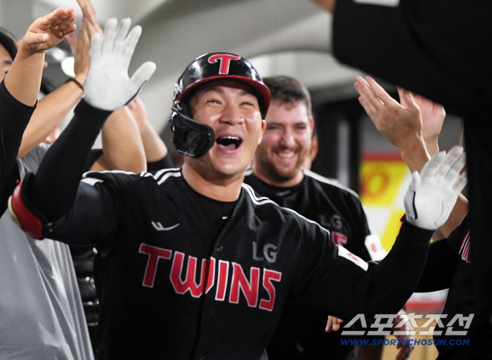 Stop chasing Hanwha, scoreless 7 innings with Chirinos, and 101 complete wins over LG and NC with three runs in Austin. Four consecutive wins will be maintained by Hanwha and 4.5G