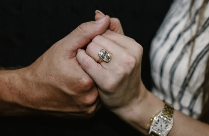 Taylor Swift Marries Football Star After 2 Years of Dating...President Trump is also good. 