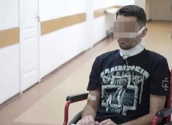 Ukranian soldier who was stabbed in the neck and buried alive, crawled out for five days