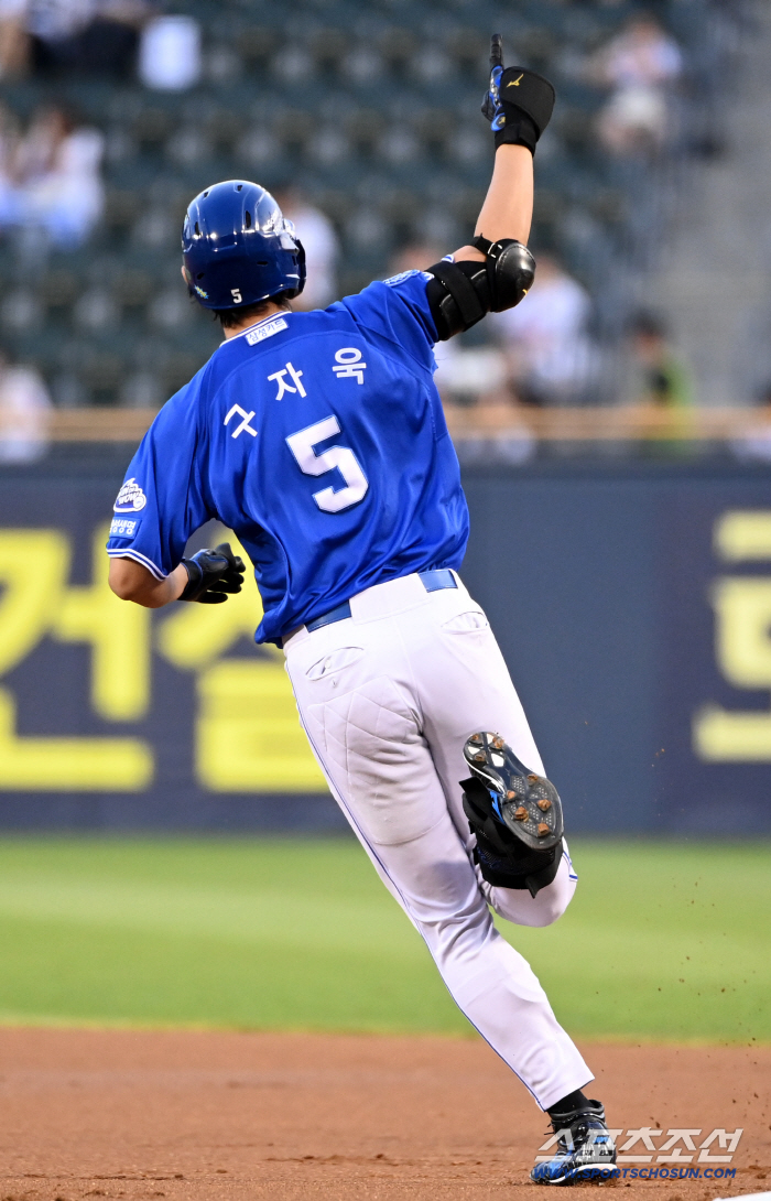 We're all out under Hanhwa! 5th place in a row ↑ Samsung is crazy → Koo Ja-wook's bases-loaded walk with six RBIs and 141 Doosan Bears