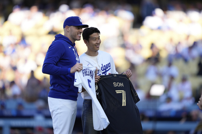 161.4km fastball  120.2km low-speed curve, Ohtani's strikeout parade strikeouts with 9 strikeouts, and winning pitcher in 749 days are thrilled