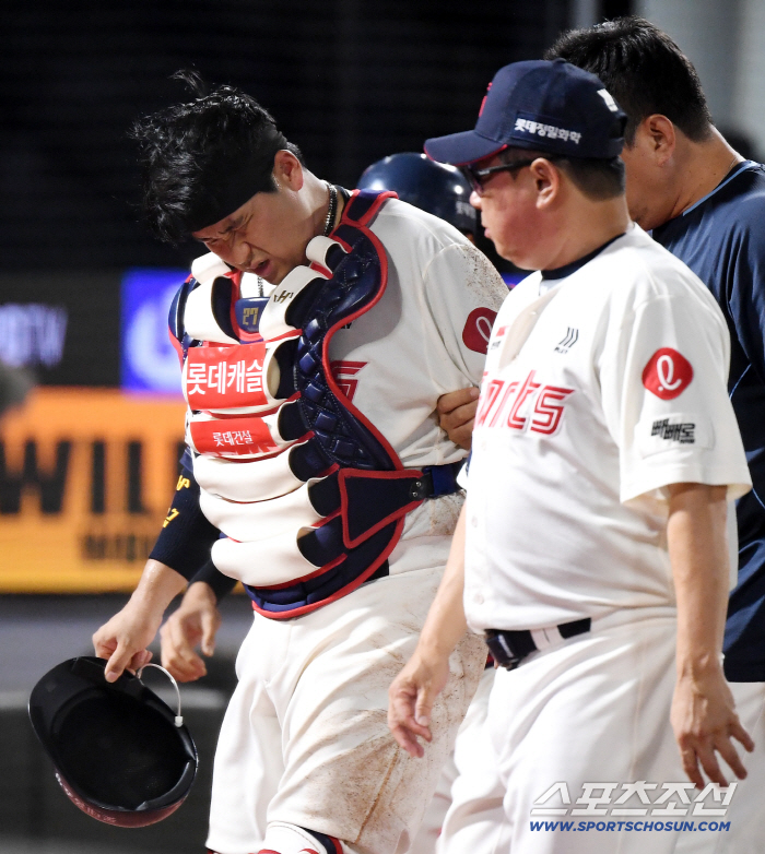 Director Kim Tae-hyung ran out, too! 8 Billion Catcher Fell Down by Collarbone Icing in Progress...Watch the progress and go to the hospital. 