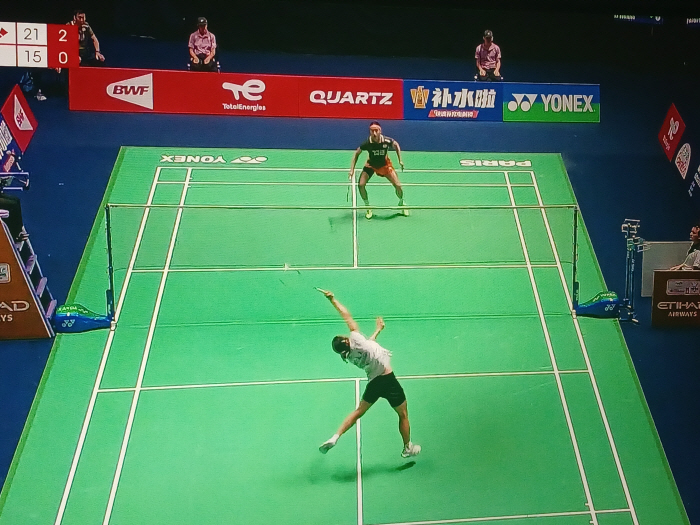 Empress Ahn Se-young has reached the round of 16 at the World Championships...20 complete wins in 36 minutes, and Chae Yoo-jung's second consecutive victory failed