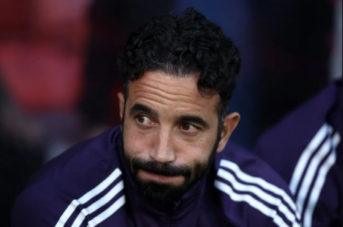 Everyone, Manchester United is broken like this Manchester United, which invested £200 million, lost to a fourth division team in the second round of the Carabao Cup. the loss of honor and profit