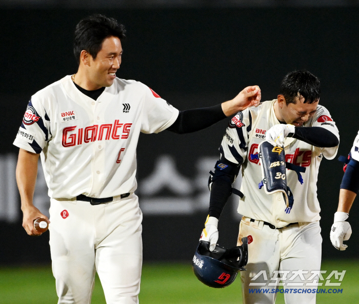 Funny. A batting average of 0.360 Bulbat in August → even the mood maker? 21-year-old rookie shortstop, Lotte Lee Ho-joon's ambition 