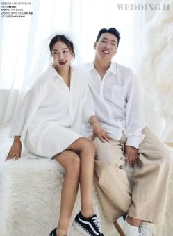 Kim Ji-hye ♥ Park Jun-hyung took a wedding photoshoot for his 20th wedding anniversary. 