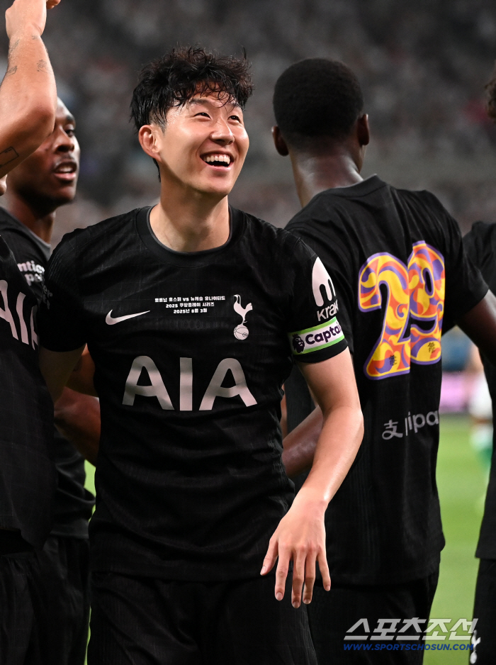 Levi, you're so bad even if you can't work!  Media points, failed prospects, failed SON backup still Tottenham player