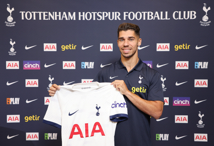Levi, you're so bad even if you can't work!  Media points, failed prospects, failed SON backup still Tottenham player