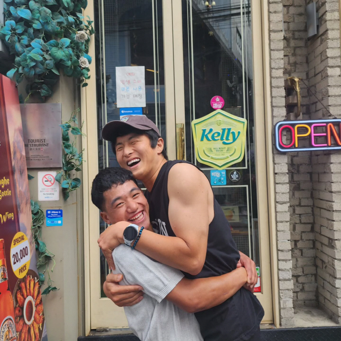 Loyal Gian 84 met Nepalese friends Tamang and Lai again...Reunion in Korea (Welcome to Korea)