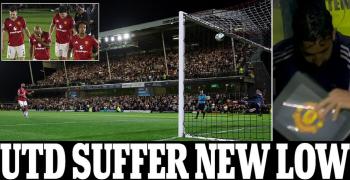 Manchester United's bare face, which was torn to shreds by the shock, shock, and shock fourth division → Amorim completely lost his way…Should I stop playing soccer