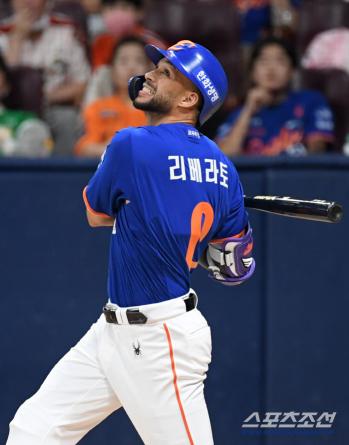 No hit → Why did Liberato replace early, excluding starters...Now, I need to treat a little more