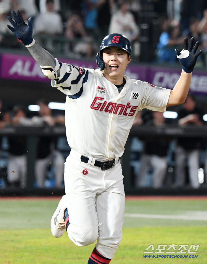 Go Seungmin, get a finishing hit