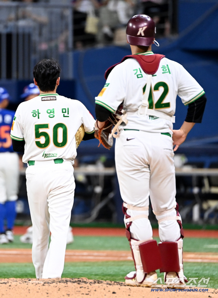  Ha Youngmin going down the mound failed to fill the 4th inning