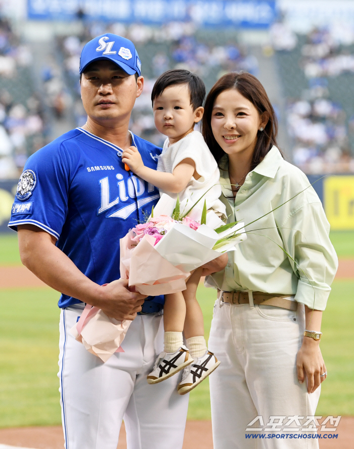  Oh Seung Hwan's loving family