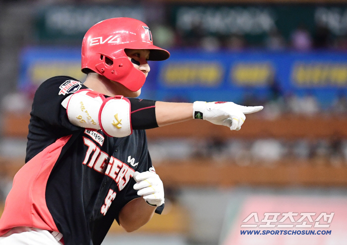  Oh Sun-woo's solo home run shot that widens the score gap