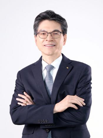 Professor Min Chang-ki was appointed as Vice-Chancellor and Medical Director of Catholic University