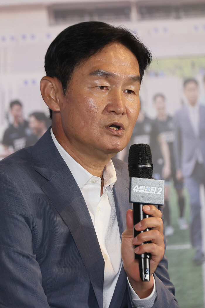 Shooting Star 2 Coach Choi Yong-soo and Park Ji-sung have a good personality to their best friend Evra. 100% participation rate at the company dinner