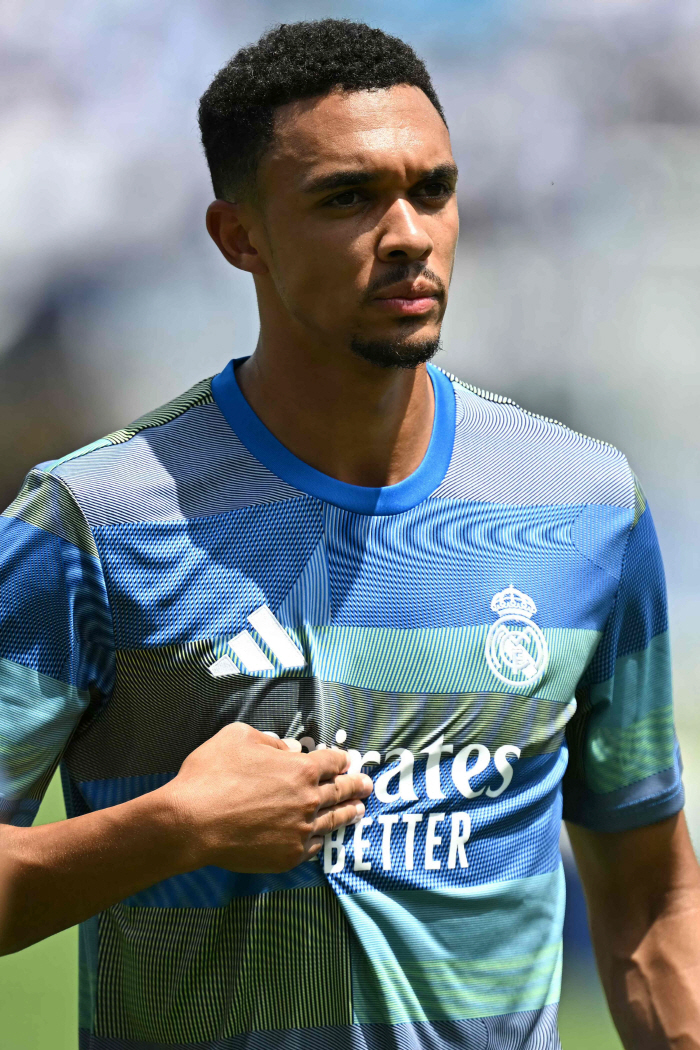 A surprise twist! EPL COMEBACK With Arnold Manchester City Transfer?...Liverpool is upsetting → The reason why he can't start as a realer