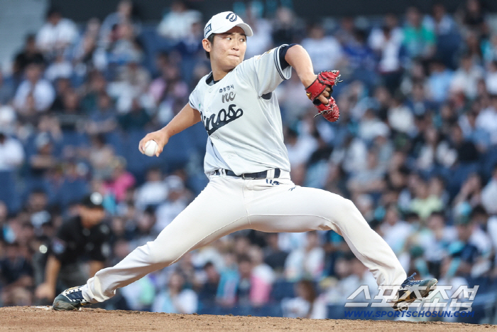 With 155-kilometer fastball, Ryu had five walks and four runs early, but he was satisfied. I want to give the director a chance next time, too. Why?