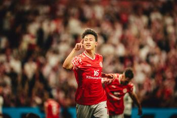 Dreams Come True Lee Jae-sung, 33, made his debut goal in the European competition...It's easier to head with your forehead even with facial injuries →