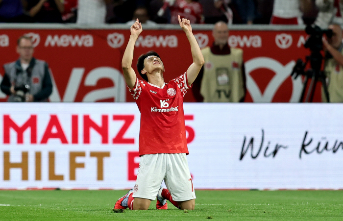 Dreams Come True Lee Jae-sung, 33, made his debut goal in the European competition...It's easier to head with your forehead even with facial injuries →