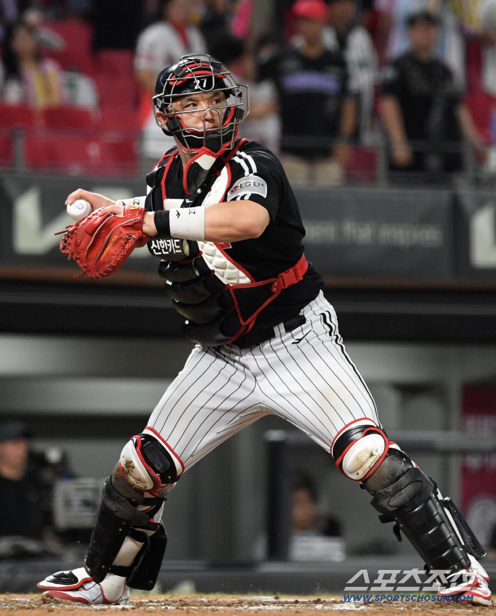 If you get hit, it's a long shot. a frightening ten-hundred-and-a-half ride. The main catcher of the No. 1 team, who hit a come-from-behind double and stole twice. I want to erase the winning magic number