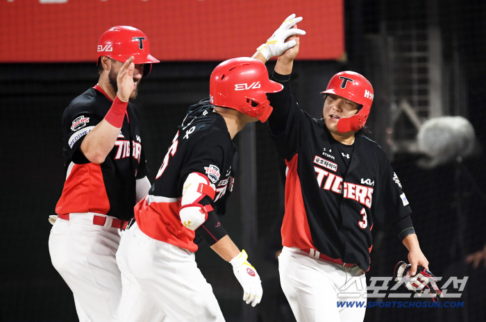 It's not over yet! KIA's 7-run blast in the sixth inning, come from behind to beat KT...Nail 8 wins  Oh Sun-woo and Kim Ho-ryeong 8 RBIs joint 