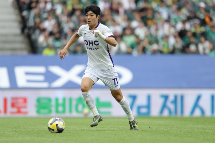 Kang Sang-yoon, Jung Seung-bae, Lee Min-sung, Lee Kyu-dong, Chae Hyun-woo, was selected as a substitute