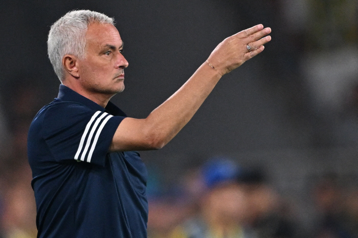  Jose Mourinho's surprise replacement in Fenerbahce The fall of the world's best master