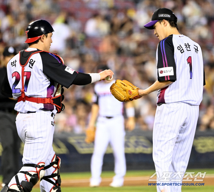  Lim Chan-gyu, Park Dong-won, 1st and 3rd base with 1 out