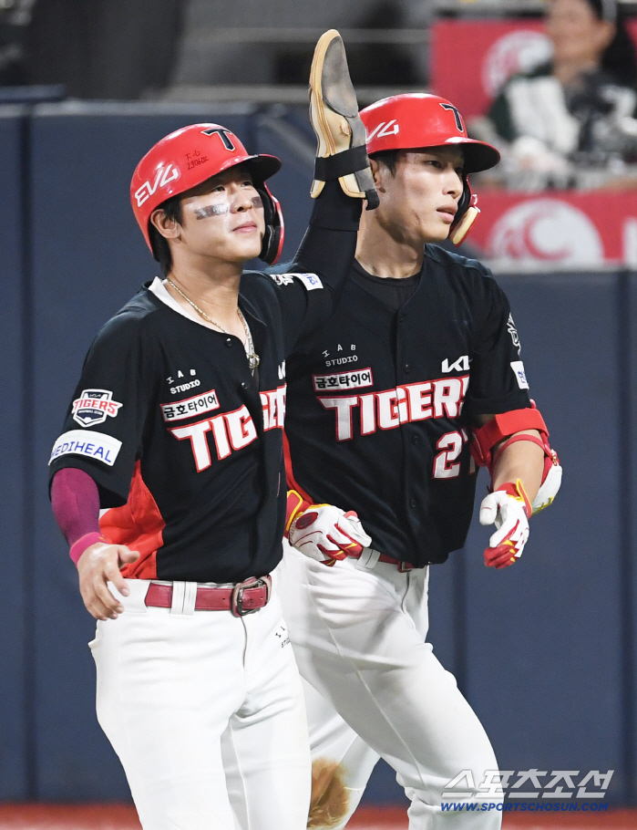  Park Chan Ho-ryeong, two-run shot