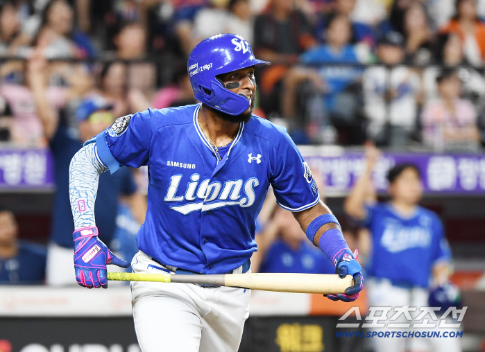  Two-run shot, Diaz