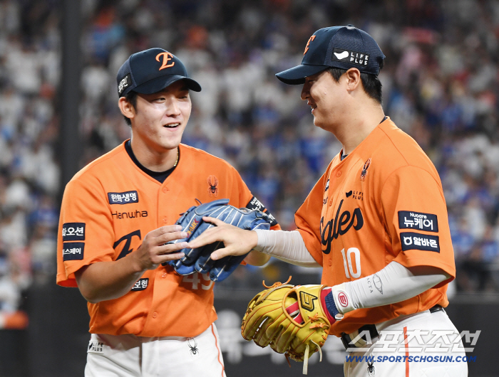  Yoon San-heum, Jin-young, deleted the bases-loaded crisis