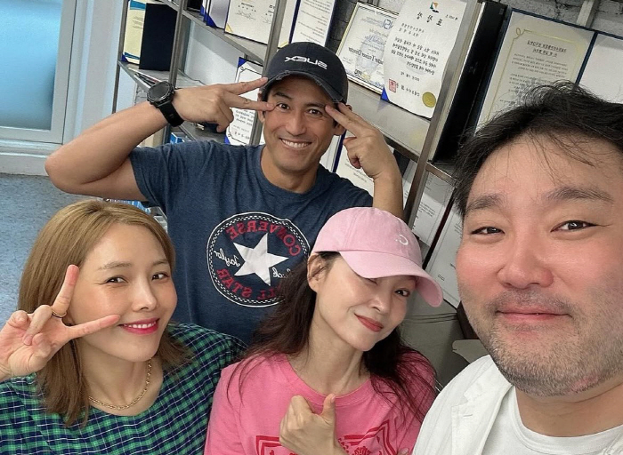 'Pomanchu 2' Wax ♥ Lee Hyung Chul's pink reunion..Did you become a couple after the show
