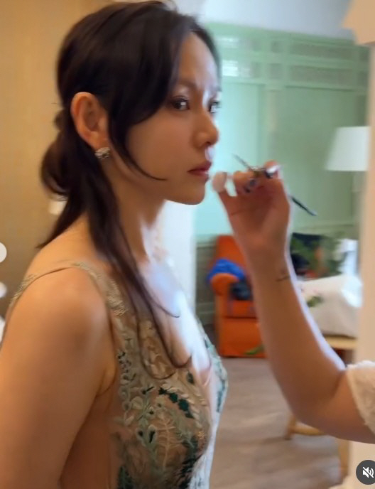 Son Ye-jin, bold backless dress with open back...♥ Hyunbin will be surprised too