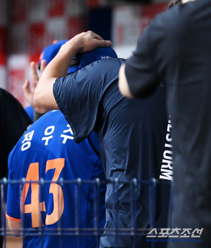 That's humble. Jung Woo-joo, who answered with a bow to coach Kim Kyung-moon's encouragement, mesmerized even ML scouts, KKK