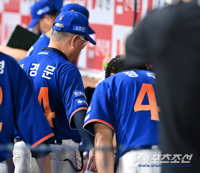That's humble. Jung Woo-joo, who answered with a bow to coach Kim Kyung-moon's encouragement, mesmerized even ML scouts, KKK
