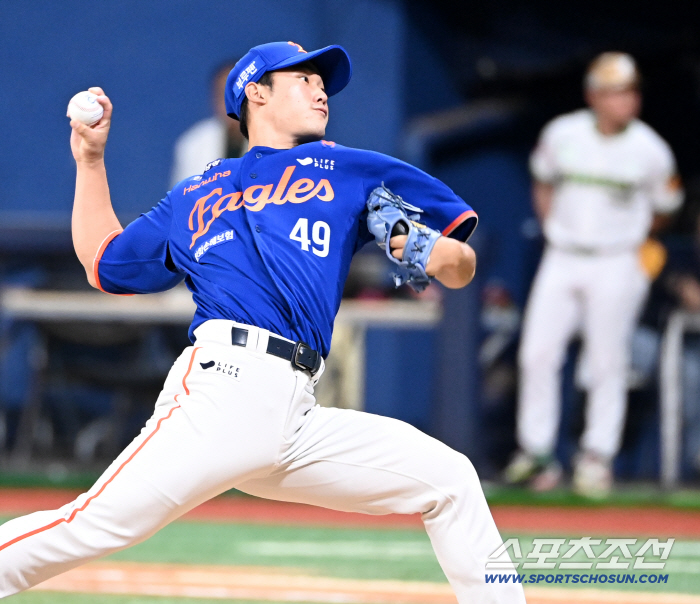 150km bang! Hanwha Reserves again...Overcoming no outs → 5 ⅓ of 3G, no runs, will strengthen the No. 1 mound