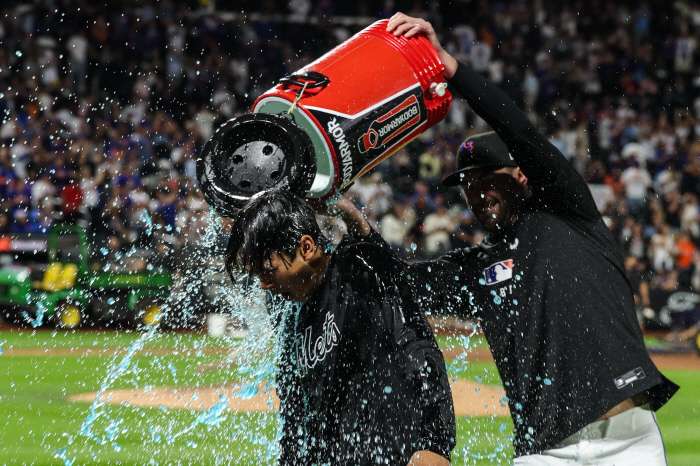 Absolutely a kid, but summoned the club's all-time pitcher...Is this real? Crazy
