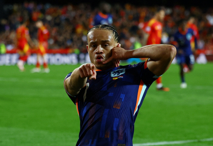 At Tottenham, Xavi Simmons, the 7th successor who loved SON and respected the legend, will have a great responsibility, but I will write my own story