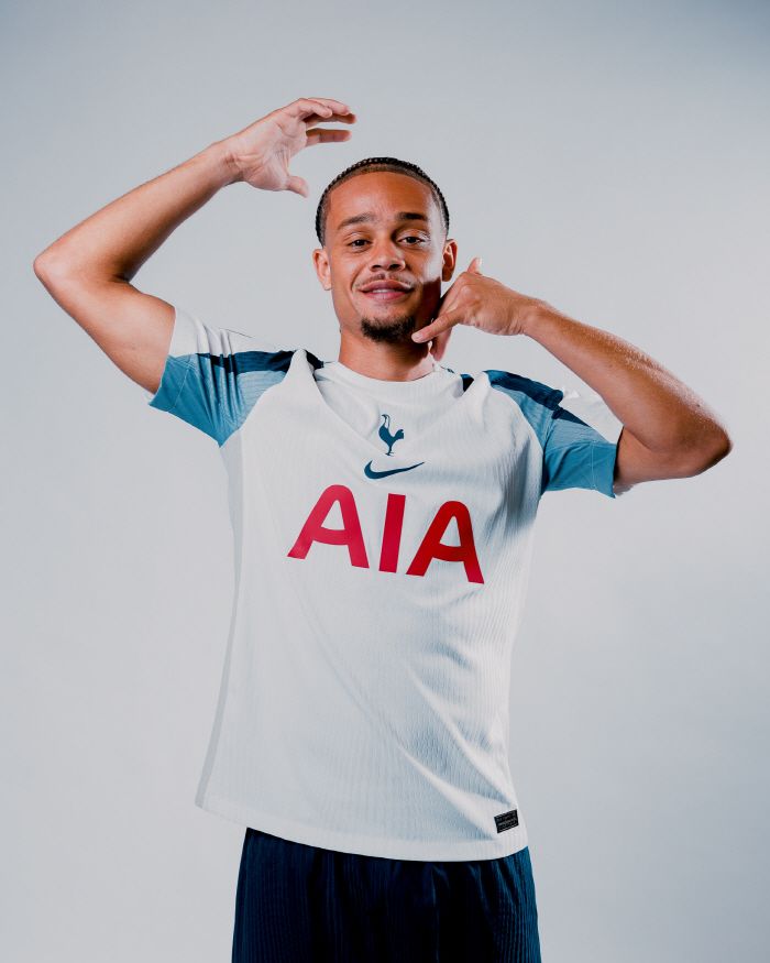 At Tottenham, Xavi Simmons, the 7th successor who loved SON and respected the legend, will have a great responsibility, but I will write my own story