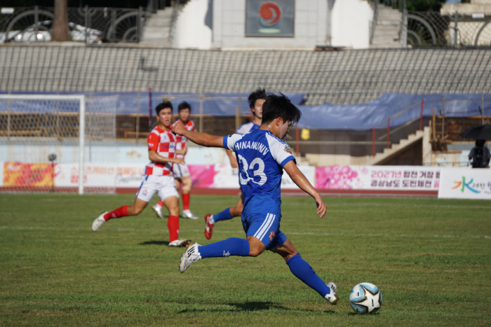 Cho Woo-ryeong's dramatic winning goal A new history of reaching the top for the first time in four consecutive years at Hannam University, overpowering Honam University 10