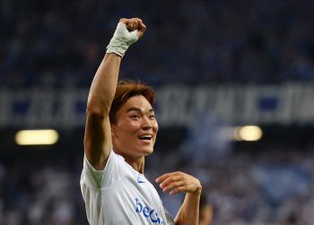 HERE WE GO Revealed! Hwang Hee-chan cried, Oh Hyun-kyu laughed...Genk sign striker moves to Wolverhampton