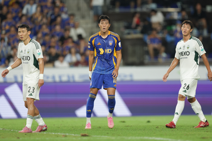  Ulsan is doomed! Lee Young-jae → Jeon Jin-woo 5 minutes in an instant, Jeonbuk Hyundai won the Derby 20 completely...Shin Tae-yong's third consecutive loss is also worried about Final B → promotion PO