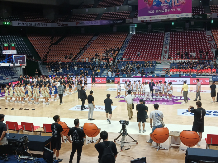 Korea's first U-girl basketball international competition ended successfully...I want to be a runner-up like Kim Nahee and Heo Yeeun