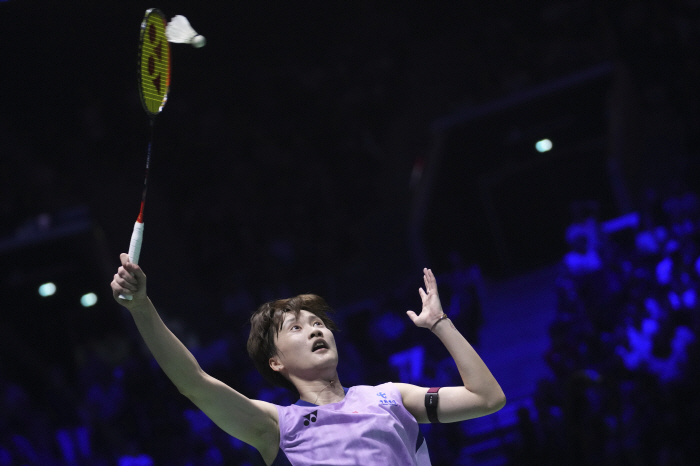 Oh, my! Ahn Se-young lost to two consecutive World Championships...Chun Yu-fei's fighting spirit with an ankle injury completely defeated 02