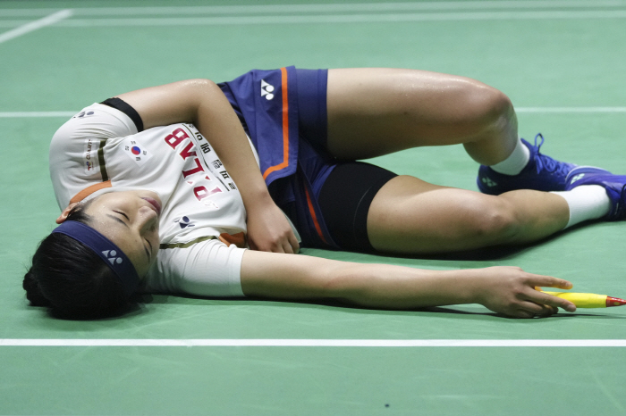 Oh, my! Ahn Se-young lost to two consecutive World Championships...Chun Yu-fei's fighting spirit with an ankle injury completely defeated 02